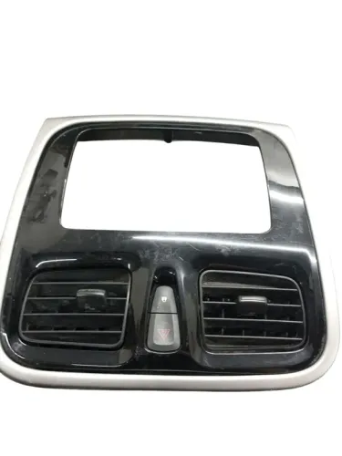MOLDURA CENTRAL MULTIMIDIA COM DIFUSOR E PISCA ALERTA  LOGAN DO RENAULT SANDERO 2016/2016