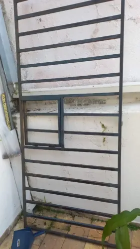Grande de metalon 1,90 altura x 84 largura 