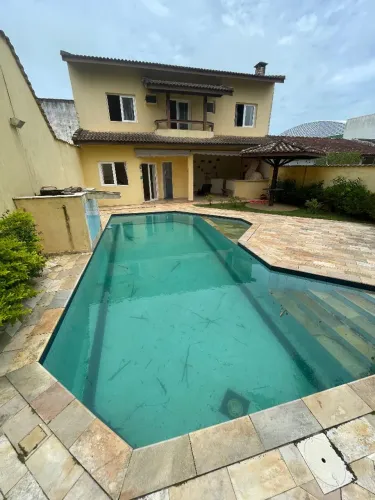 Casa com piscina a 255 metros do mar no bairro Cibratel ll em Itanhaém SP