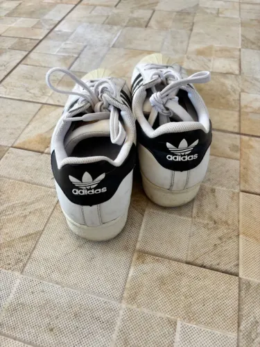 Tênis Adidas Superstar Clássico - Tamanho 38 - Usado