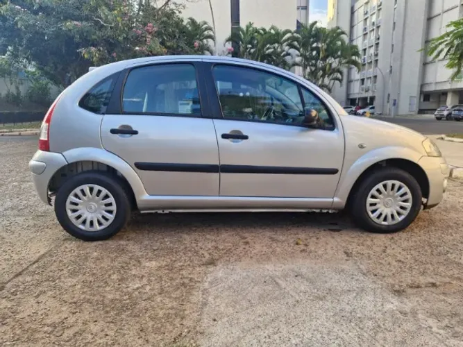 Citroen C3 GLX 1.4/ GLX Sonora 1.4 Flex 8V 5P 2010