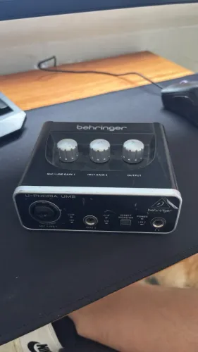 BEHRINGER UM2