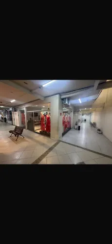 Alugo loja no Luciana Center, com localização privilegiada. Contato: *