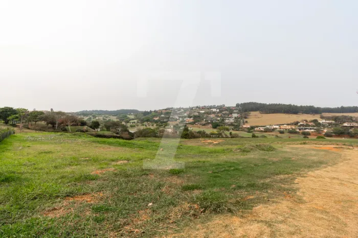 Condomínio Fazenda da Grama Lote à Venda com vista !