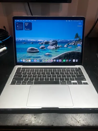 MACBOOK PRO
