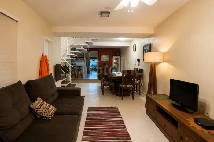 Casa de 125m² com 3 dormitórios e suíte no Carianos