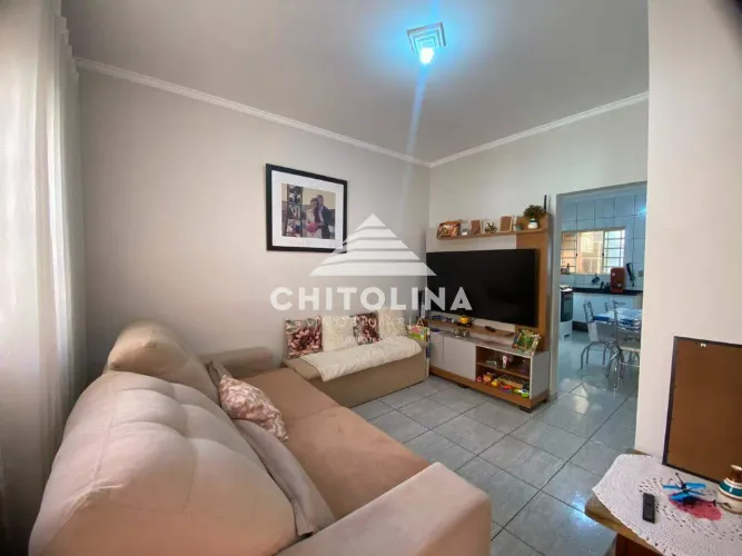 Casa à venda em Itapetininga (Vila Carvalho) 2 quartos, quintal e vaga