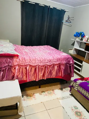 ? ALUGO QUARTO DE CASAL E UM DE SOLTEIRO ?. Em Porto Belo SC.