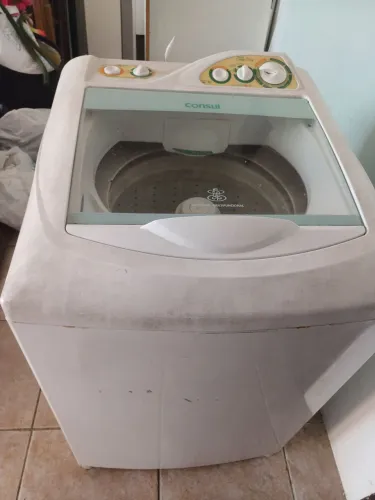 Vende-se máquina de lavar roupa 8 kg c/defeito valor 150,00 Reais
