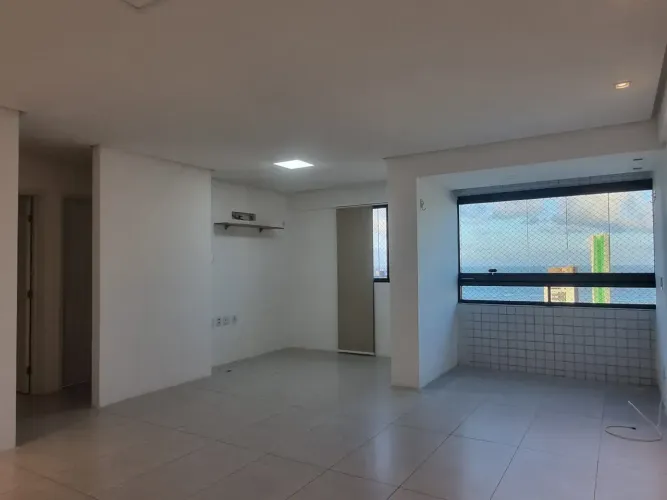 Candeias 81m² 2 suítes 1 closet - 2 vagas cobertas