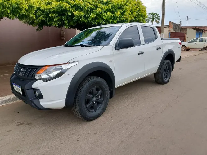 Mitsubishi L200 Triton Sport GL 2.4 Diesel 2023