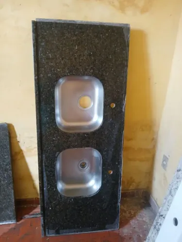 Vendo um piá de mármore com duas bacia lavatório como esta na foto a seguir