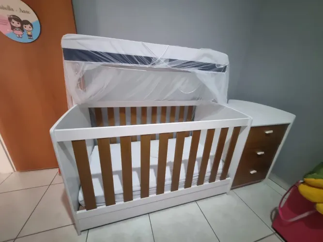 Vendo berço com trocador e gaveteiro
