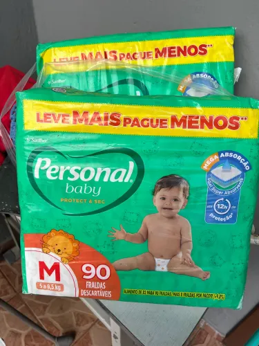 Dois pacotes fralda M personal 