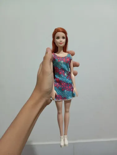 Boneca Barbie ruiva básica