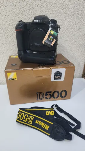 Nikon D500 novíssima com Grip e bateria extra