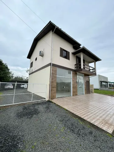 Casa e Sala Comercial em Forquilhinha - SC