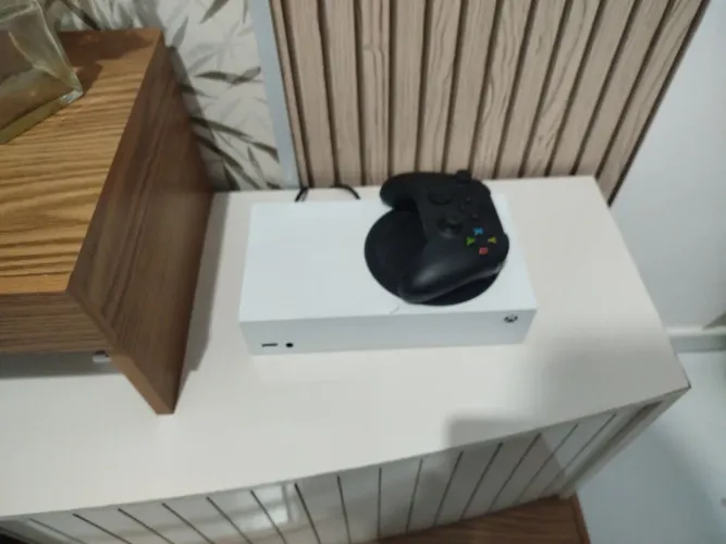 Vendo Xbox séries s funcionando perfeitamente com um controle 