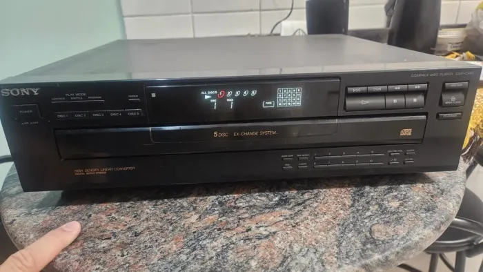 Toca CDs SONY carrocel com 5 cds