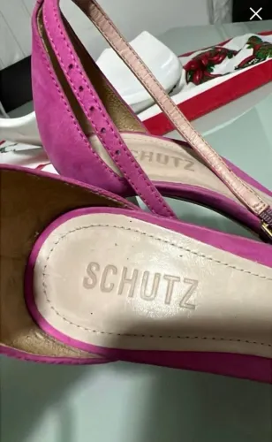 Sandália Schütz 38