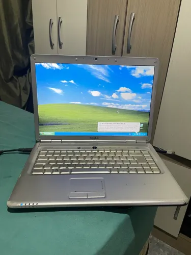Notebook antigo simples 