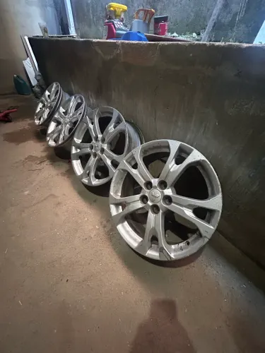 Rodas aro 18 furacão 5x114