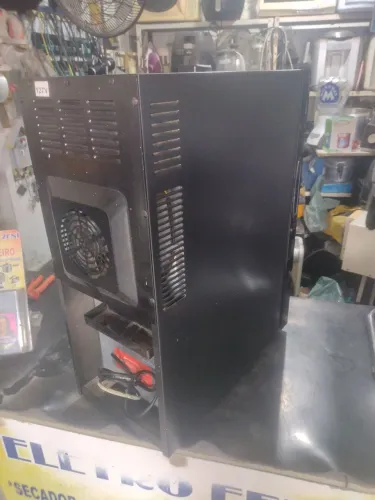 Vende-se adega Philco em excelente estado.