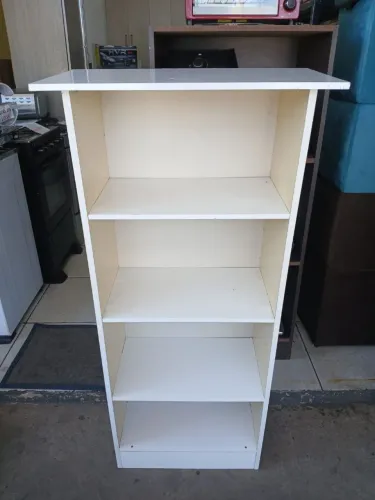 Armário livreiro semi-novo conservado