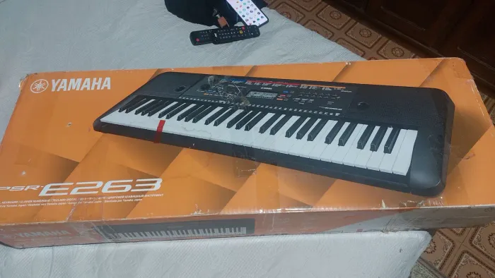 Teclado yamaha 265