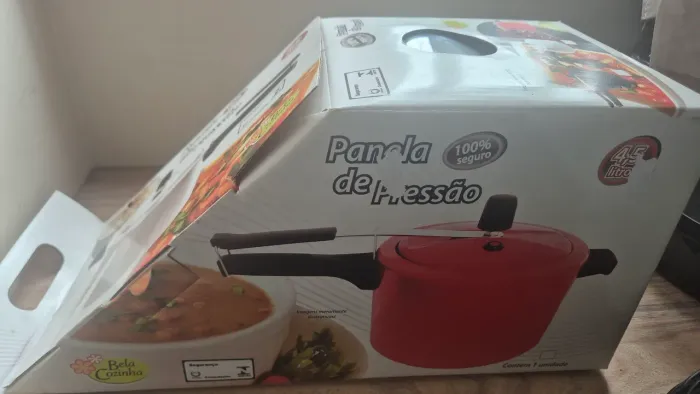 Panela de pressão 4.5 litros nova