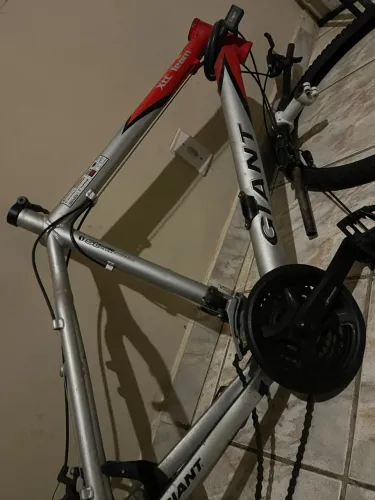 Quadro GIANT aro 26