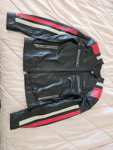 VENDO JAQUETA DE COURO DA BLACKBULL, tamanho M.