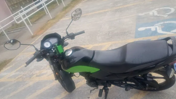 Moto a venda