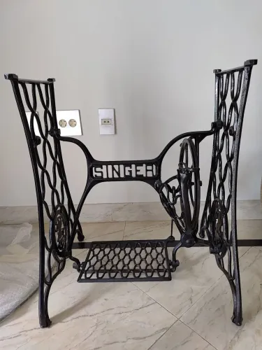 Pé de Máquina Singer