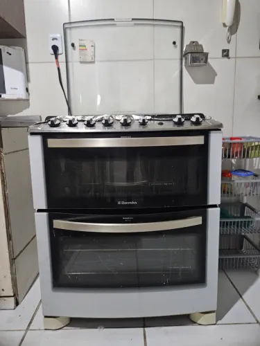 Fogão de Piso 5 Bocas Acendimento Automático Eletrolux