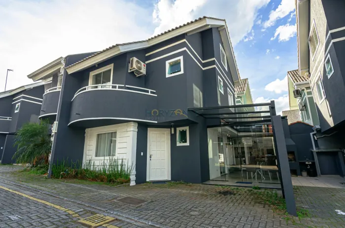SOBRADO EM CONDOMÍNIO COM 149 m² PRIVATIVOS, 3 QUARTOS, 1 SUÍTE.