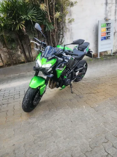 Kawasaki Z900 impecável