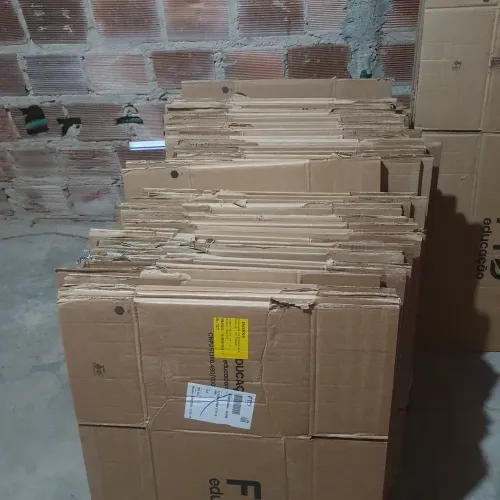 Caixa de papelão para mudança ou transporte de matérias.