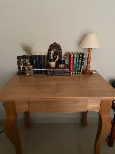 Mesa/Escrivaninha de madeira