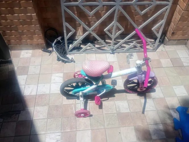 DUAS ? BICICLETAS PARA CRIANÇA