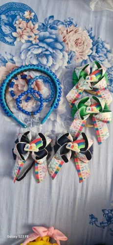 2 xuxa+1tiara+pulseiras 