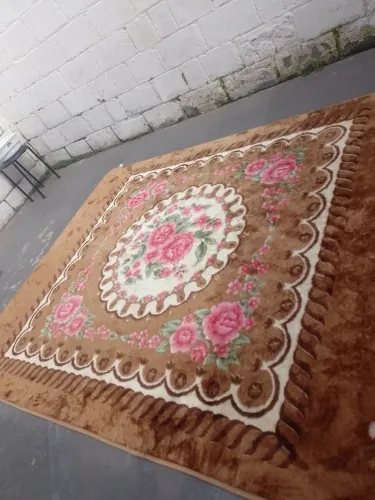 Tapete lindo grande por apenas 100 não entrego chama no WhatsApp *