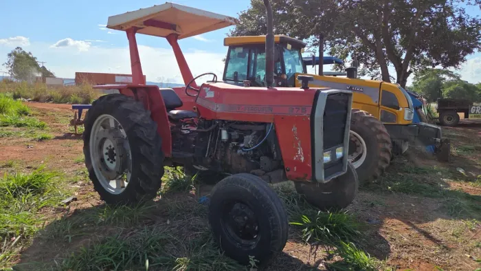 Trator MF 275
