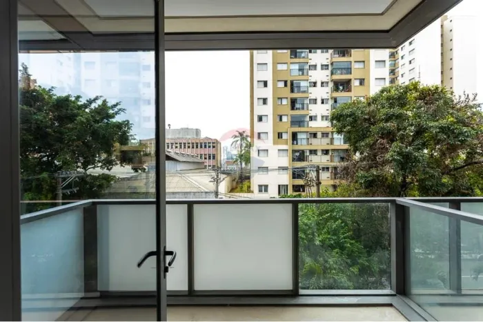 Conjunto Comercial novo, 32 mts, com sacada, 1 vaga, melhor localização na Barra Funda, 25