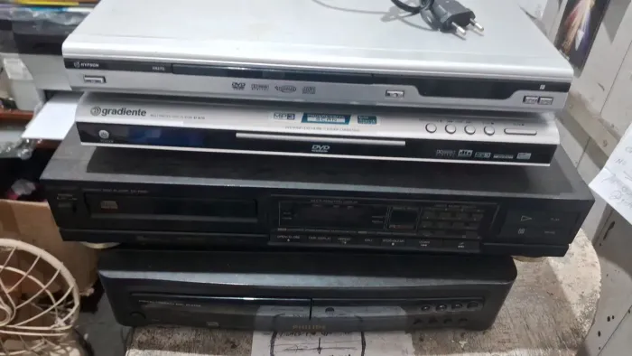 Aparelhos dvd com pouco defeito 4 aparelhos no kit