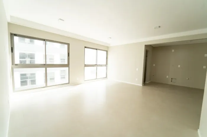 APARTAMENTO COM 2 SUÍTES HOBBY BOX E VAGA NO ESTREITO EM FLORIANÓPOLIS