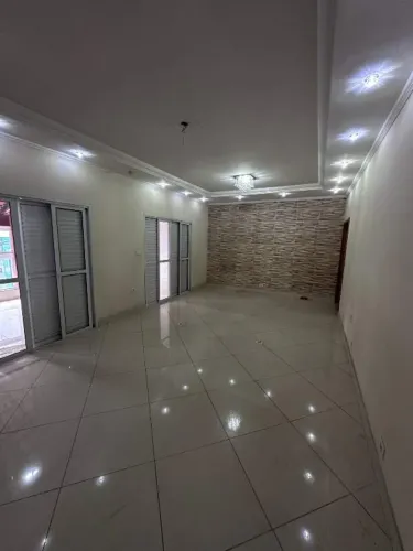 Prédio comercial completo, com estrutura versátil e localização estratégica.
