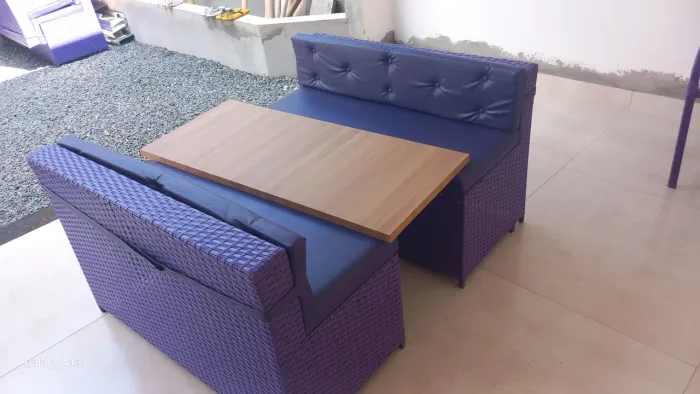 2 JOGOS DE SOFAS COM MESA