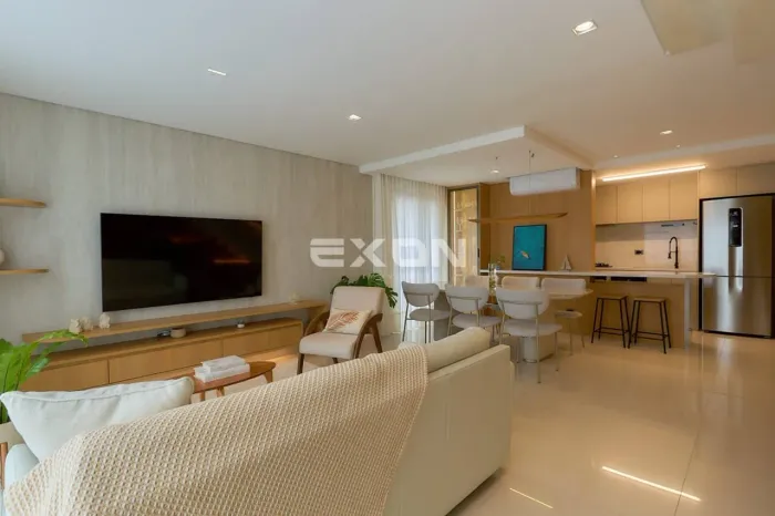 Cobertura Duplex no Bairro Mercês com 3 Quartos, Terraço e 2 Vagas