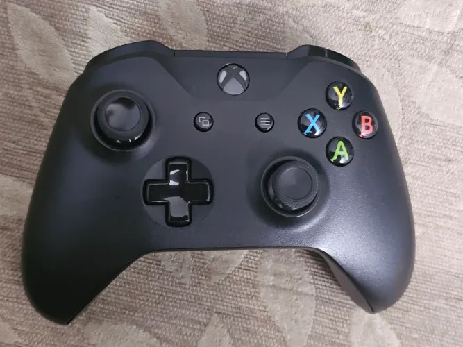 Controle original Xbox One/ Series X/S Preto